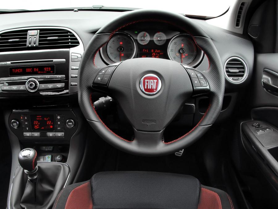  Fiat Bravo Sport 2007 года  (UK) (фото 3 из 16)